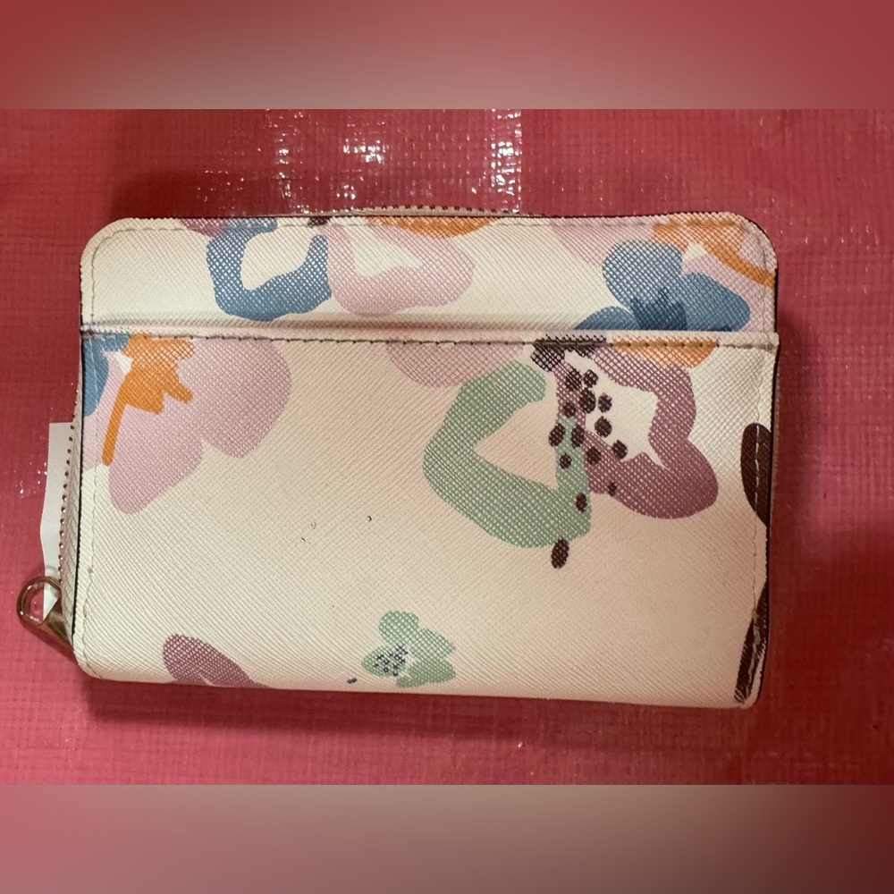 Floral Patterned Wallet - Picture 3 of 4
